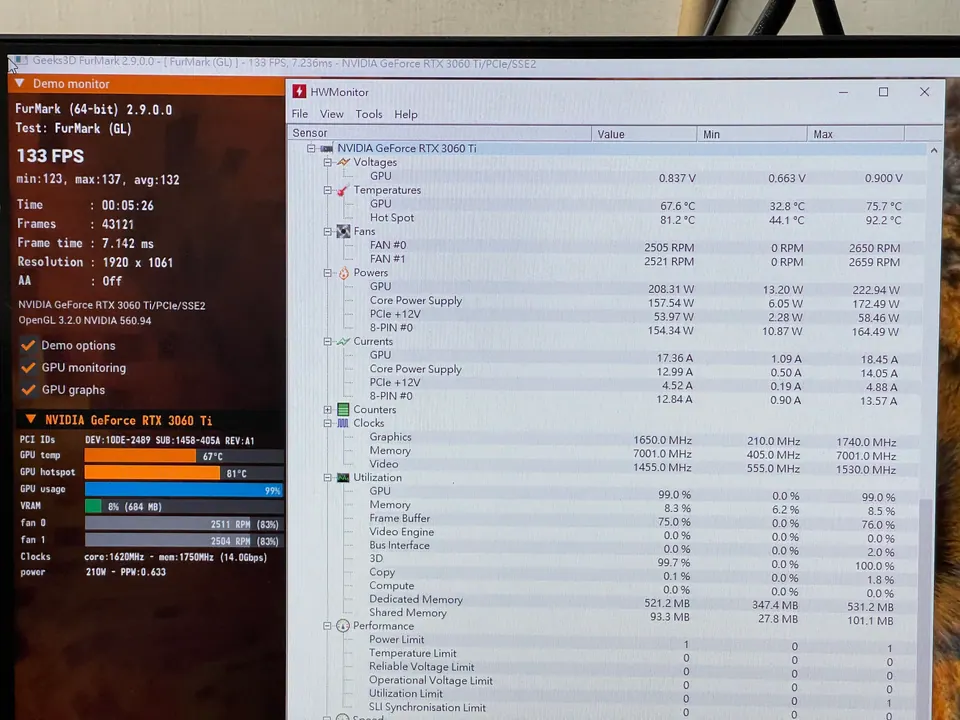桌機處理前的 FurMark 與 GPU 溫度畫面