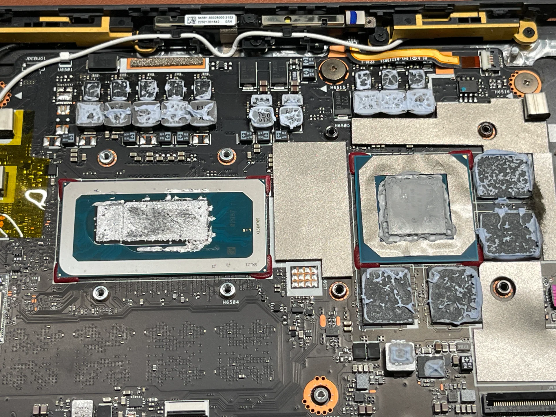 處理前的 ASUS ROG Flow Z13 CPU 與 GPU 導熱介面