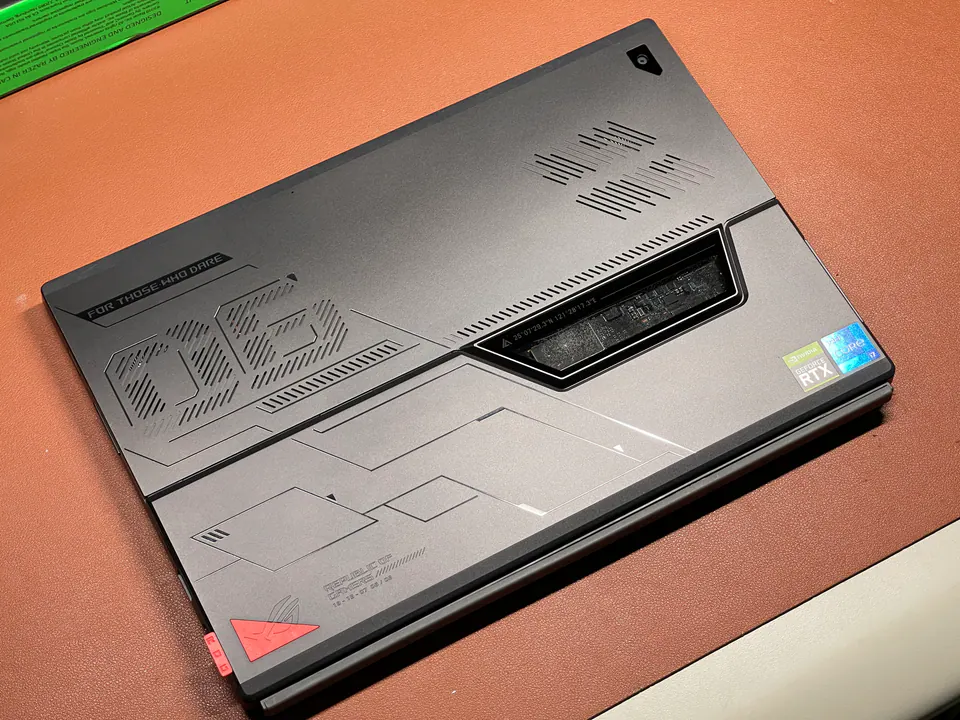 ASUS ROG Flow Z13 D 面完成清潔