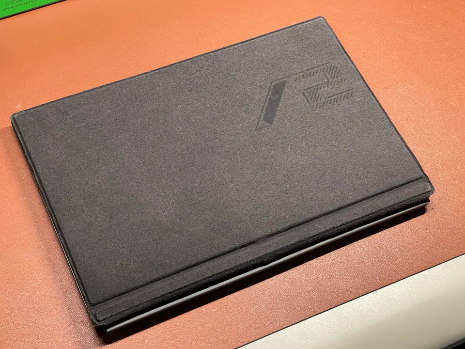 ASUS ROG Flow Z13 A 面完成清潔