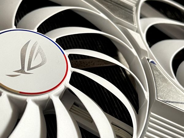 ROG-STRIX-RTX3080-O8G-GAMING 鋼彈限定版｜深度清潔