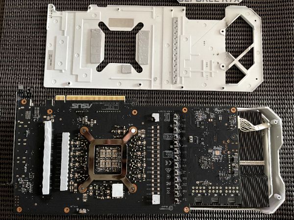 ROG-STRIX-RTX3080-O8G-GAMING 鋼彈限定版｜深度清潔