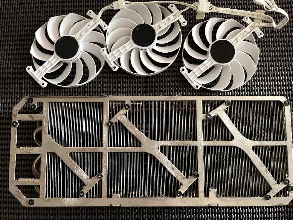 ROG-STRIX-RTX3080-O8G-GAMING 鋼彈限定版｜深度清潔