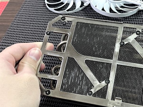 ROG-STRIX-RTX3080-O8G-GAMING 鋼彈限定版｜深度清潔