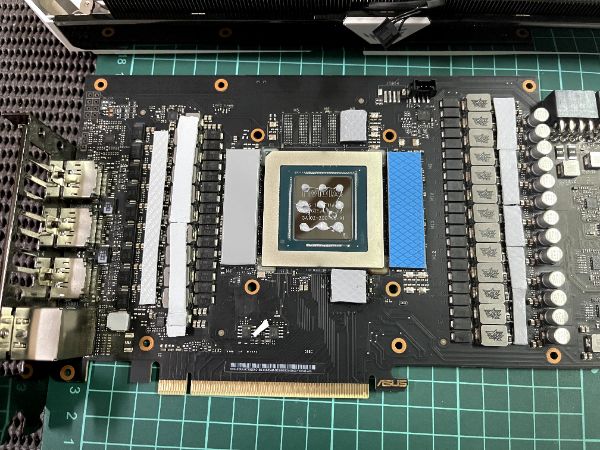 ROG-STRIX-RTX3080-O8G-GAMING 鋼彈限定版｜深度清潔