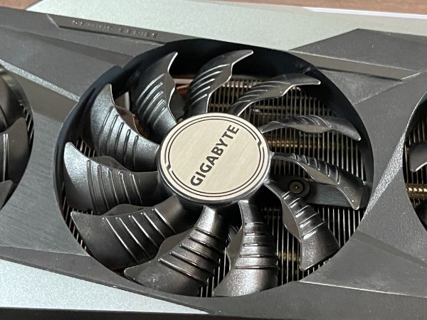 GIGABYTE RTX™ 3080 Ti GAMING OC 12G｜深度清潔