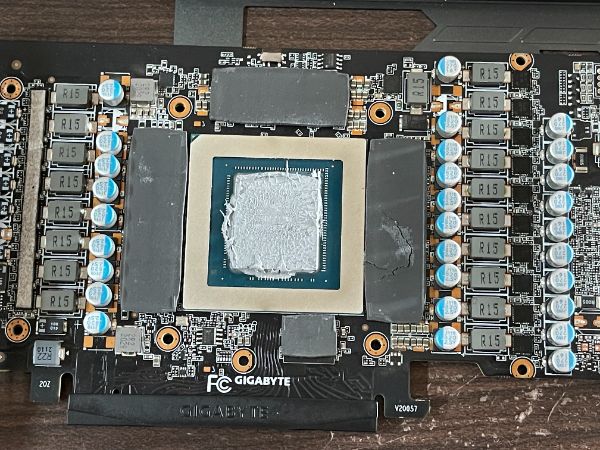 GIGABYTE RTX™ 3080 Ti GAMING OC 12G｜深度清潔
