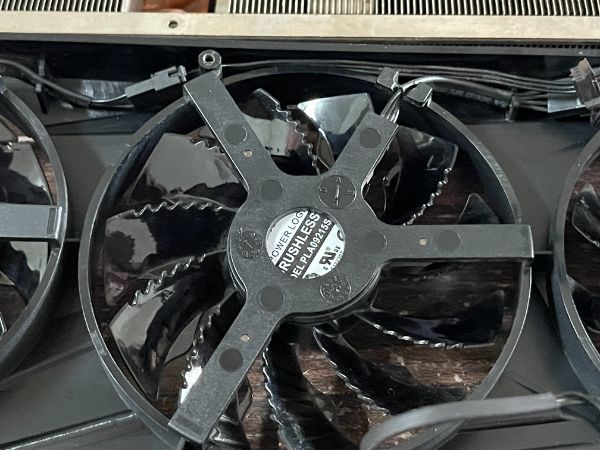 GIGABYTE RTX™ 3080 Ti GAMING OC 12G｜深度清潔