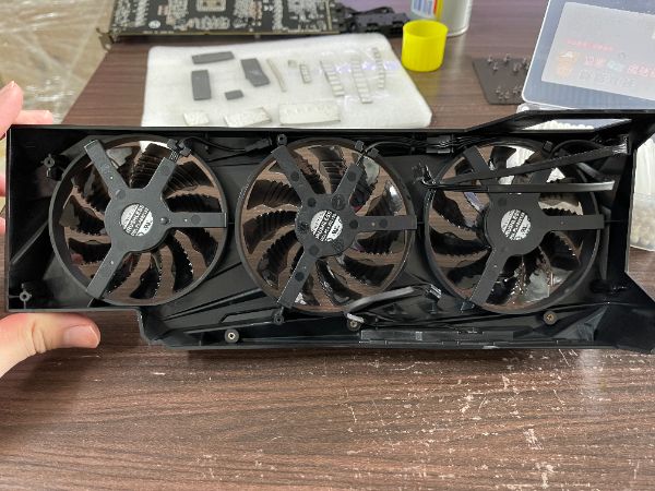GIGABYTE RTX™ 3080 Ti GAMING OC 12G｜深度清潔