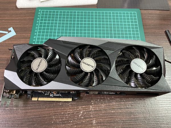 GIGABYTE RTX™ 3080 Ti GAMING OC 12G｜深度清潔