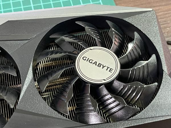GIGABYTE RTX™ 3080 Ti GAMING OC 12G｜深度清潔