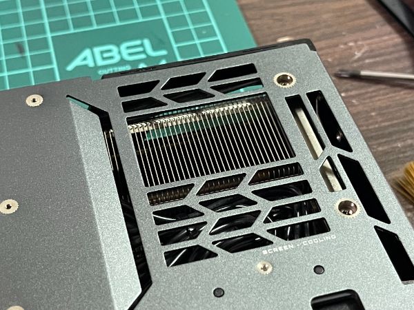 GIGABYTE RTX™ 3080 Ti GAMING OC 12G｜深度清潔