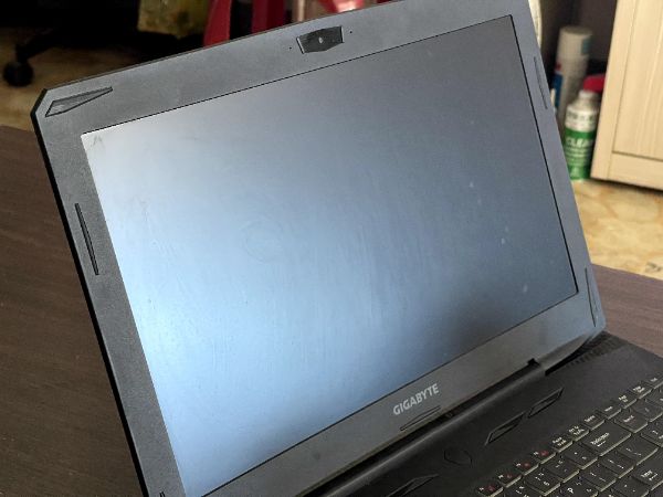 GIGABYTE SabrePro 15｜深度清潔