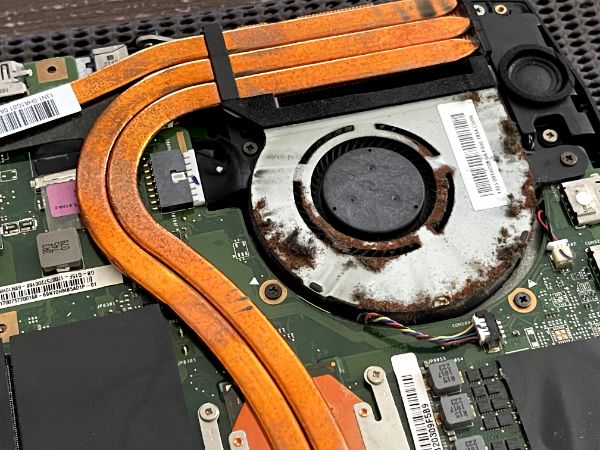 GIGABYTE SabrePro 15｜深度清潔