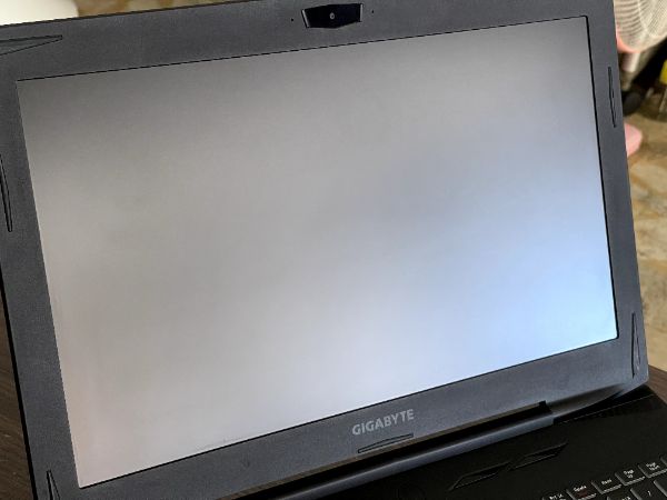 GIGABYTE SabrePro 15｜深度清潔