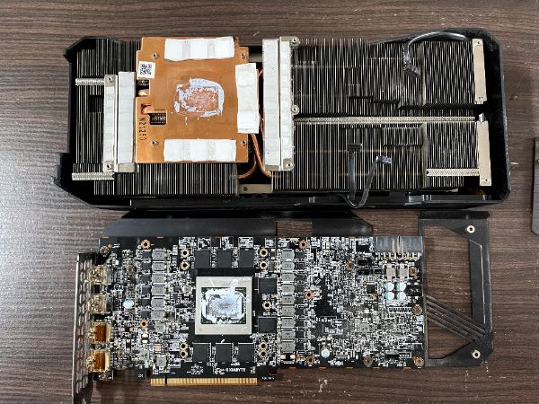 AORUS Radeon RX 6800 XT MASTER 16G｜深度清潔