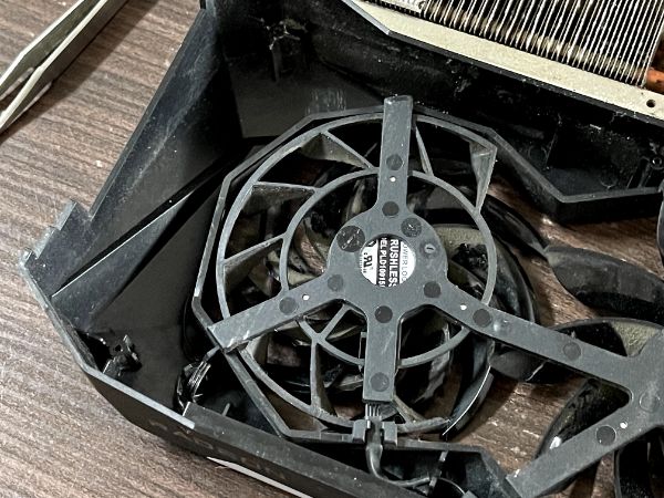 AORUS Radeon RX 6800 XT MASTER 16G｜深度清潔