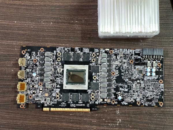AORUS Radeon RX 6800 XT MASTER 16G｜深度清潔