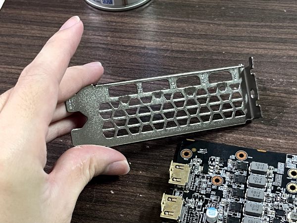 AORUS Radeon RX 6800 XT MASTER 16G｜深度清潔