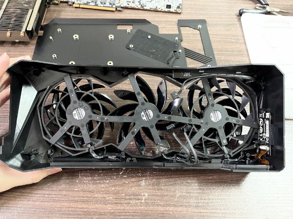 AORUS Radeon RX 6800 XT MASTER 16G｜深度清潔