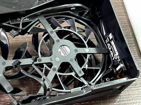 AORUS Radeon RX 6800 XT MASTER 16G｜深度清潔