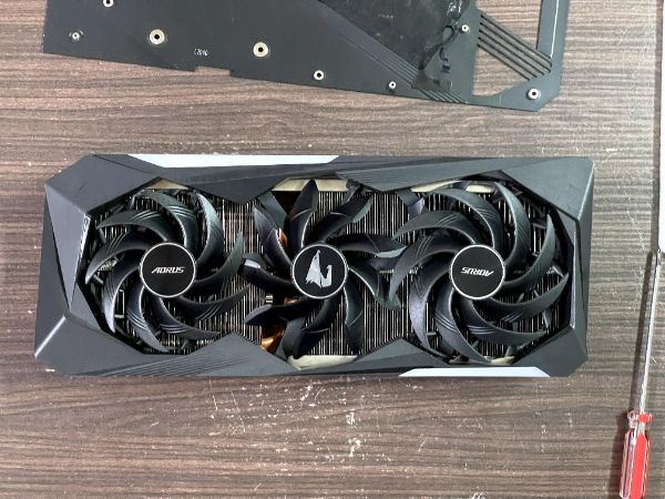 AORUS Radeon RX 6800 XT MASTER 16G｜深度清潔