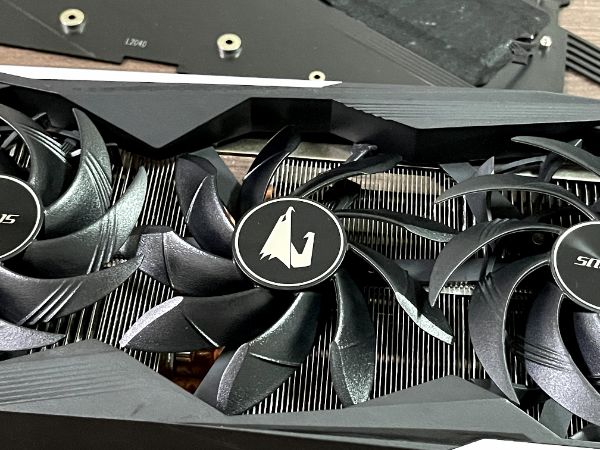 AORUS Radeon RX 6800 XT MASTER 16G｜深度清潔