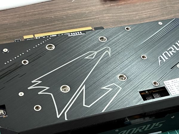 AORUS Radeon RX 6800 XT MASTER 16G｜深度清潔