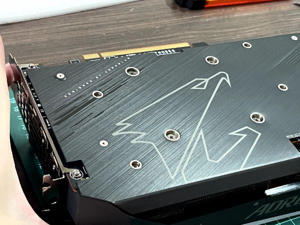 AORUS Radeon RX 6800 XT MASTER 16G｜深度清潔