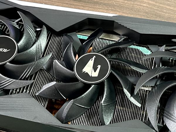 AORUS Radeon RX 6800 XT MASTER 16G｜深度清潔