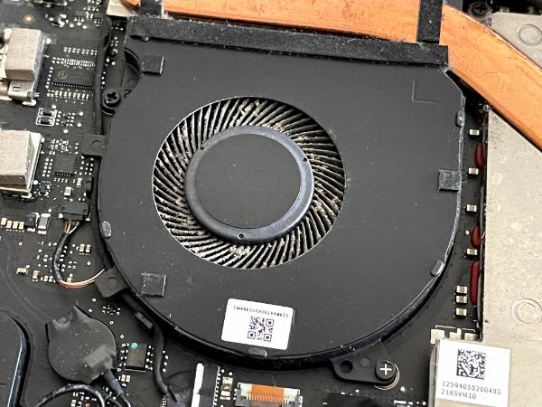 Razer Blade 15｜深度清潔