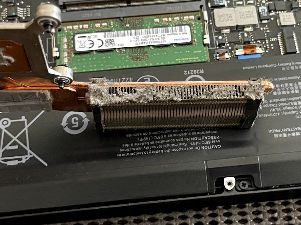 Razer Blade 15｜深度清潔