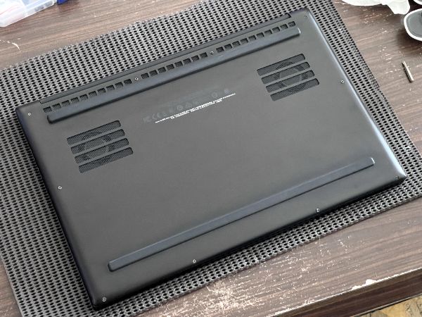 Razer Blade 15｜深度清潔