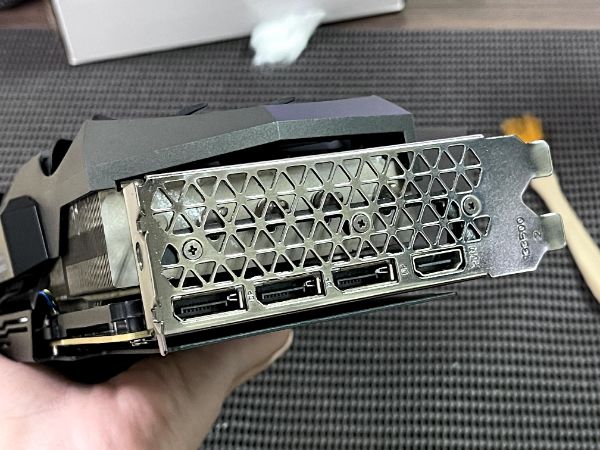 ZOTAC GAMING GeForce RTX 3080 Ti Trinity｜深度清潔