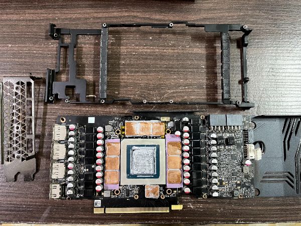 ZOTAC GAMING GeForce RTX 3080 Ti Trinity｜深度清潔