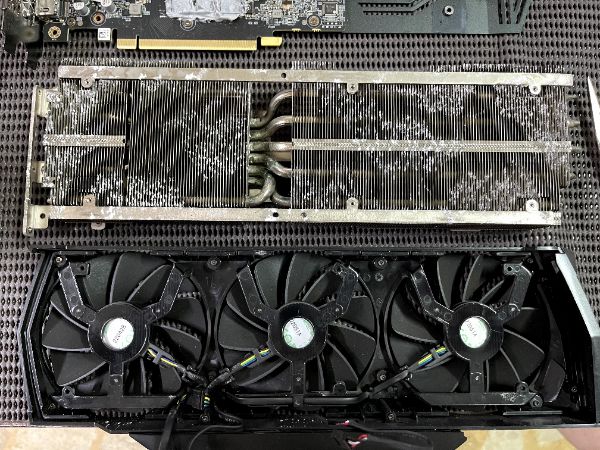 ZOTAC GAMING GeForce RTX 3070 Ti Trinity｜深度清潔