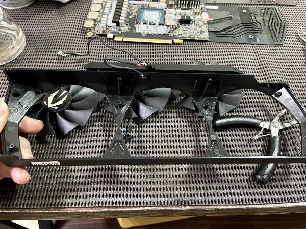 ZOTAC GAMING GeForce RTX 3070 Ti Trinity｜深度清潔
