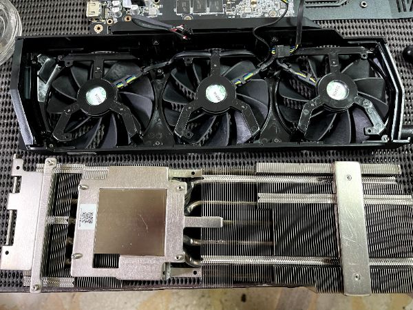 ZOTAC GAMING GeForce RTX 3070 Ti Trinity｜深度清潔