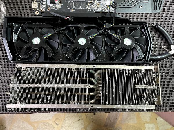ZOTAC GAMING GeForce RTX 3070 Ti Trinity｜深度清潔