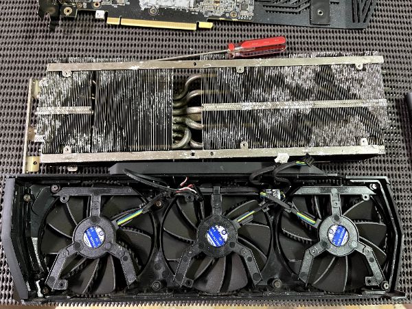 ZOTAC GAMING RTX 3070 Ti Trinity｜深度清潔