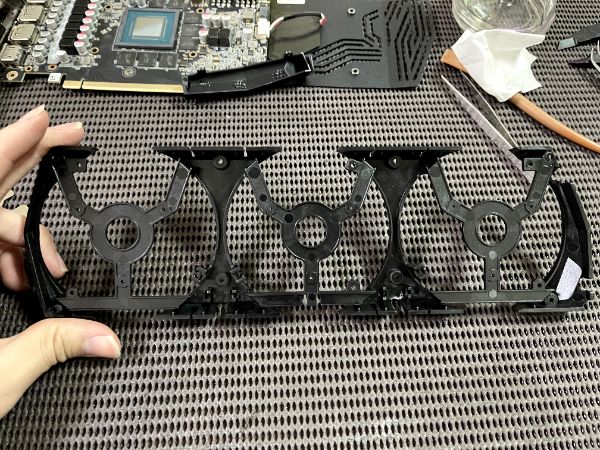 ZOTAC GAMING RTX 3070 Ti Trinity｜深度清潔