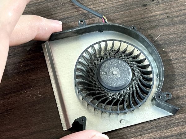 MSI GP73 Leopard 8RE｜深度清潔