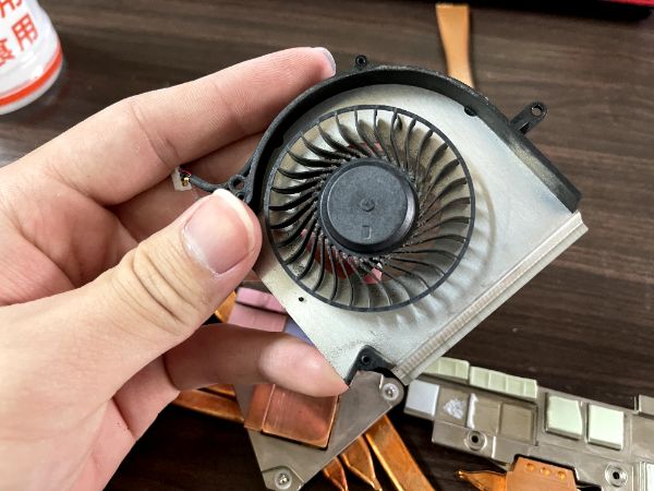 MSI GP73 Leopard 8RE｜深度清潔