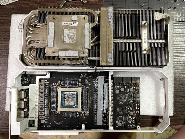 ROG-STRIX-RTX3090-O24G-WHITE｜深度清潔