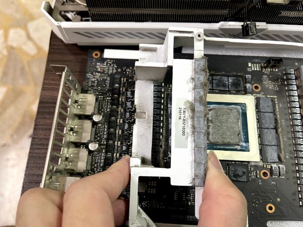 ROG-STRIX-RTX3090-O24G-WHITE｜深度清潔