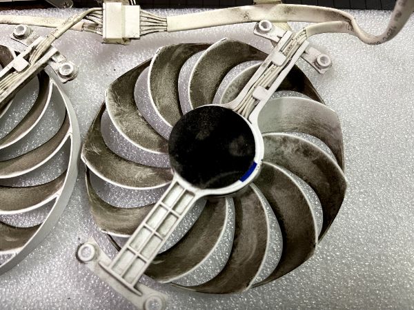 ROG-STRIX-RTX3090-O24G-WHITE｜深度清潔
