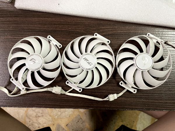 ROG-STRIX-RTX3090-O24G-WHITE｜深度清潔