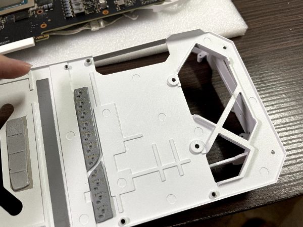 ROG-STRIX-RTX3090-O24G-WHITE｜深度清潔