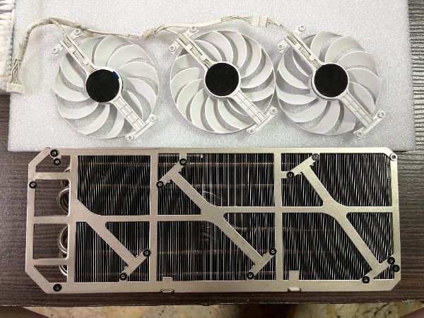 ROG-STRIX-RTX3090-O24G-WHITE｜深度清潔