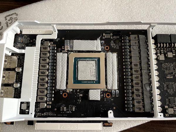 ROG-STRIX-RTX3090-O24G-WHITE｜深度清潔
